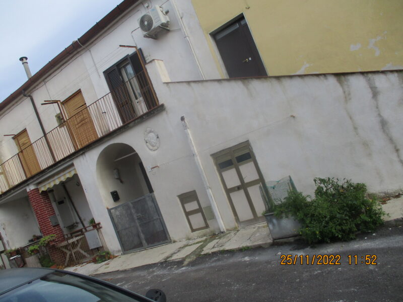 DUGENTA (BN) - 218 PORZIONE DI PALAZZOTTO NEL CENTRO STORICO