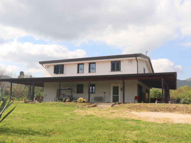 LIMATOLA (BN) - 755 SPLENDIDA VILLA DI NUOVA COSTRUZIONE